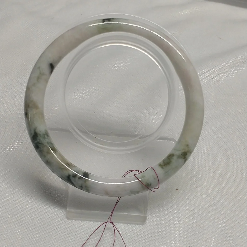 Jadeite bangle - Picture 1 of 6